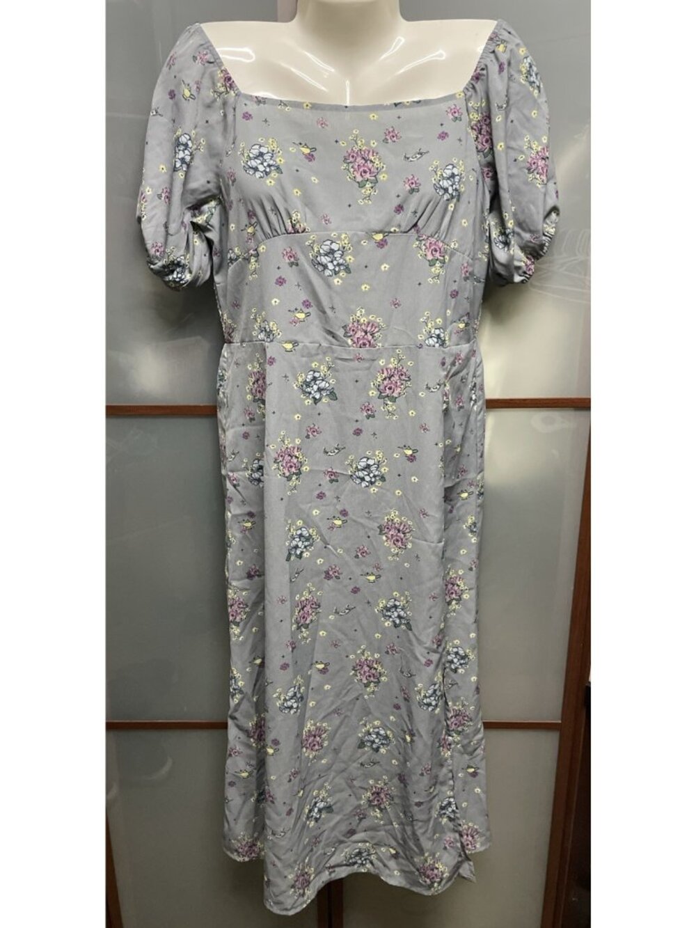 Disney Parks Aladdin Jasmine Large Grey Floral Print Smocked Midi Sundress Dress